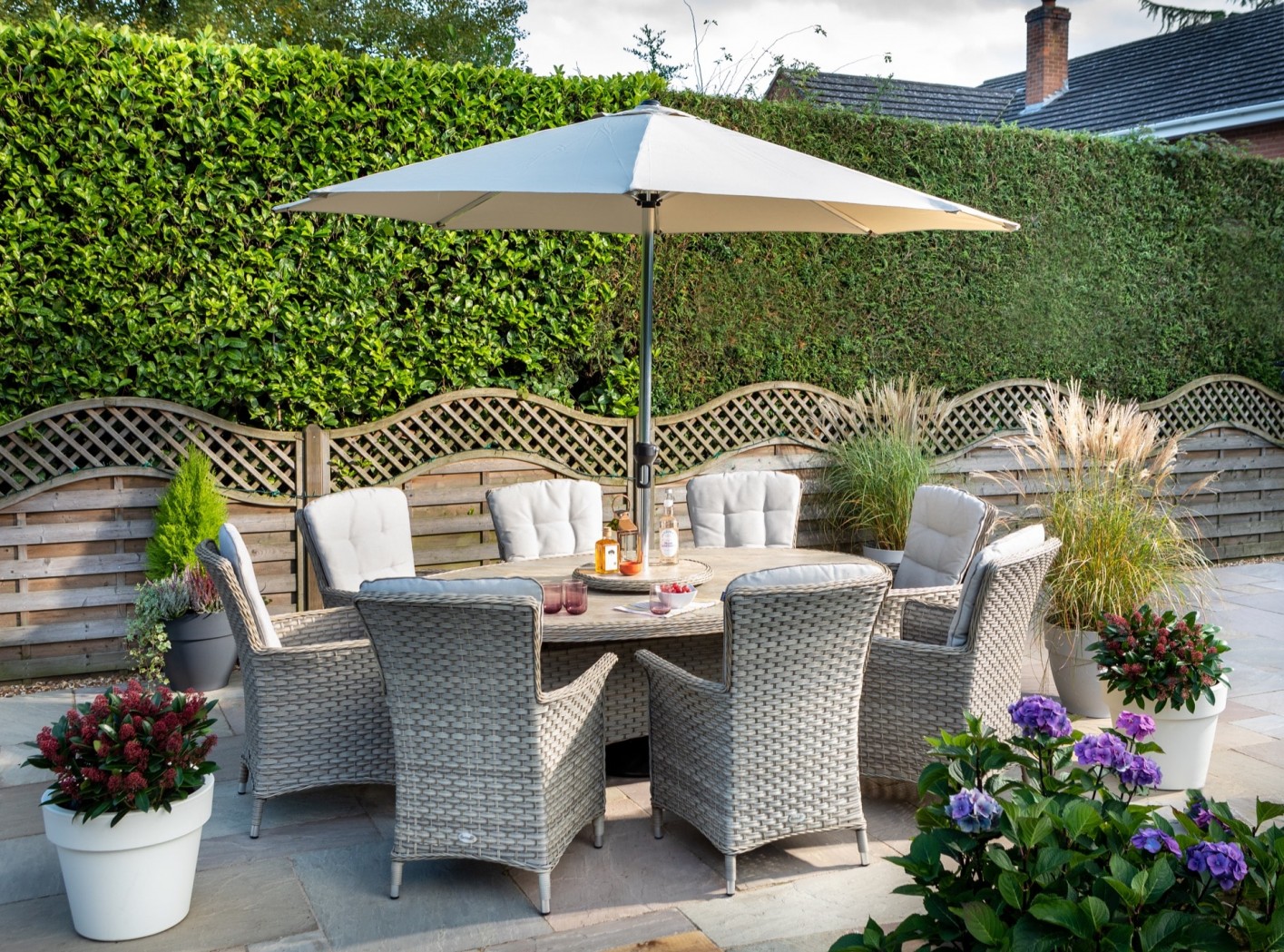 Hartman Hartman Heritage Tuscan 8 Seat Elliptical Garden Furniture Set