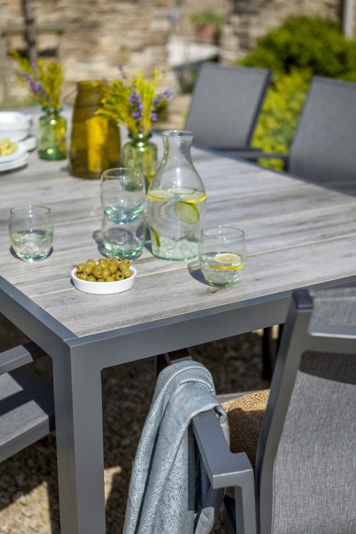 Hartman georgia 8 shop seat dining set